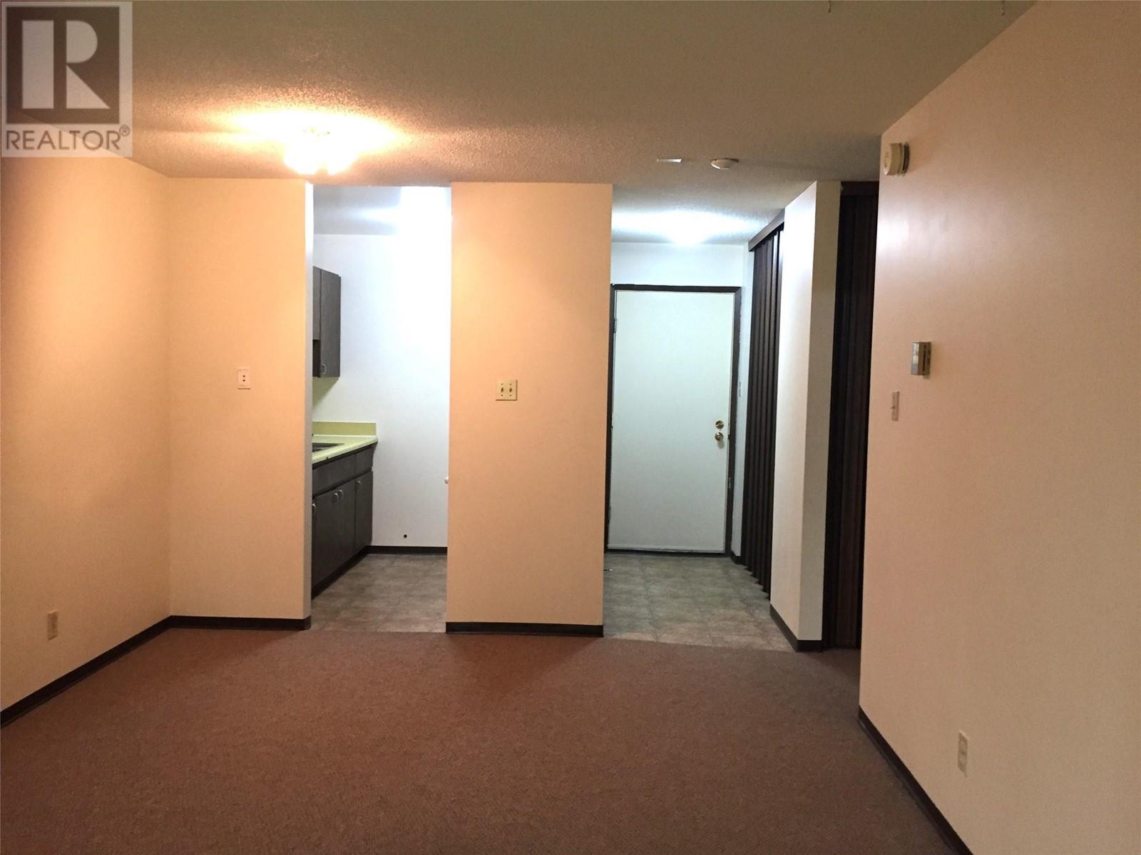 1560 Summit Drive Unit# 111, Kamloops, British Columbia  V2E 1R5 - Photo 5 - 10348791