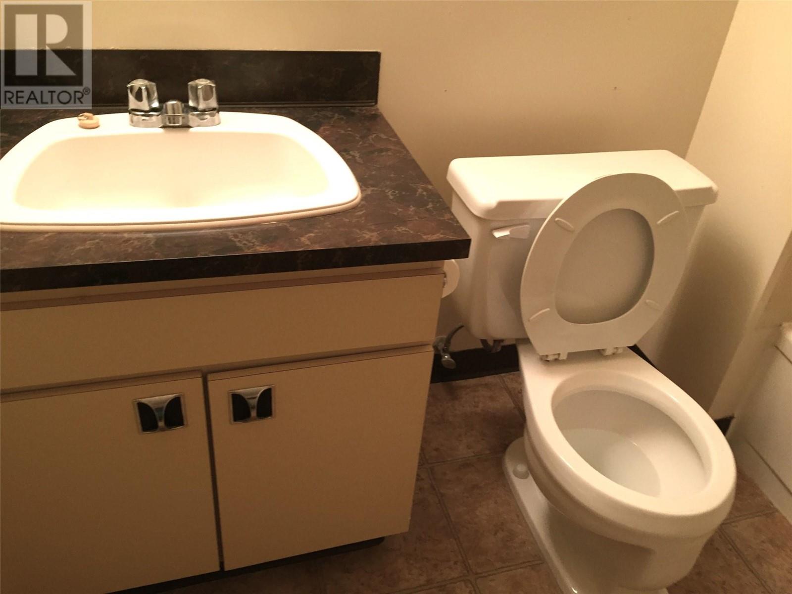 1560 Summit Drive Unit# 111, Kamloops, British Columbia  V2E 1R5 - Photo 10 - 10348791
