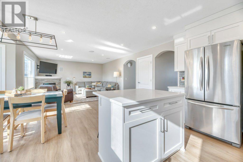 701 East Lakeview Road, Chestermere, Alberta  T1X 1A9 - Photo 17 - A2214022