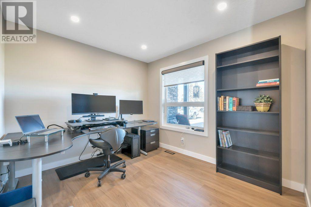 701 East Lakeview Road, Chestermere, Alberta  T1X 1A9 - Photo 19 - A2214022