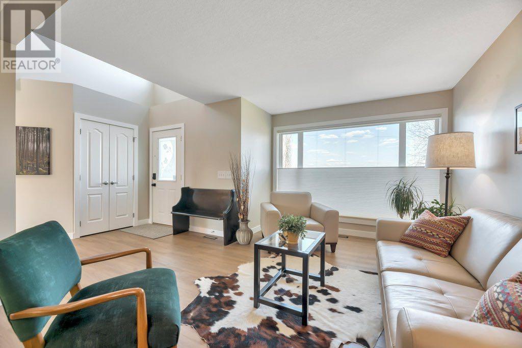 701 East Lakeview Road, Chestermere, Alberta  T1X 1A9 - Photo 9 - A2214022