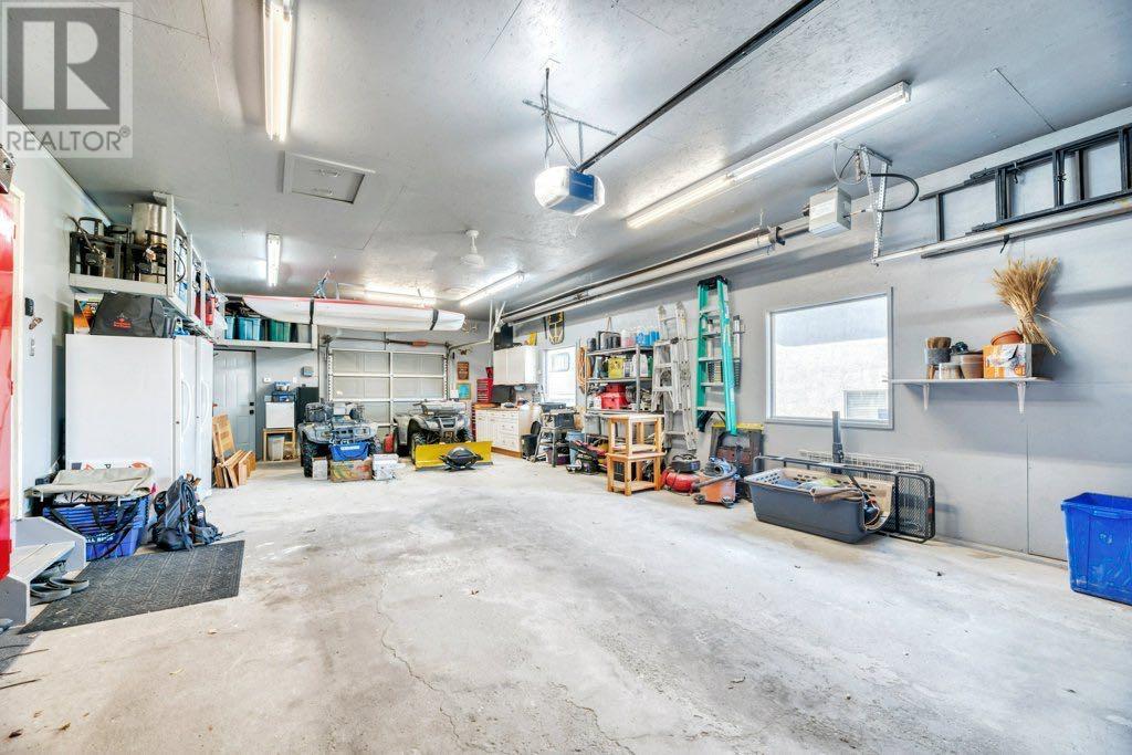 701 East Lakeview Road, Chestermere, Alberta  T1X 1A9 - Photo 37 - A2214022