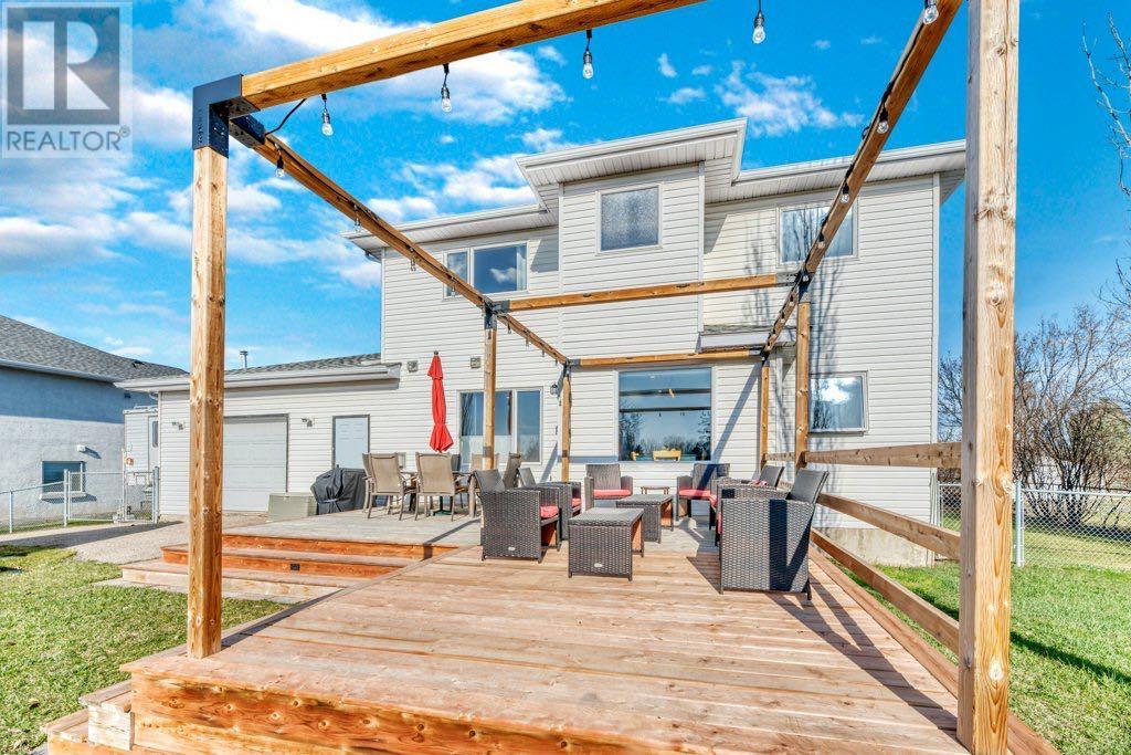 701 East Lakeview Road, Chestermere, Alberta  T1X 1A9 - Photo 36 - A2214022