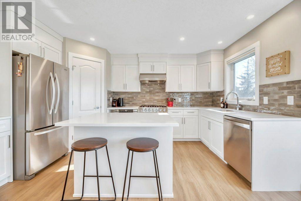 701 East Lakeview Road, Chestermere, Alberta  T1X 1A9 - Photo 16 - A2214022