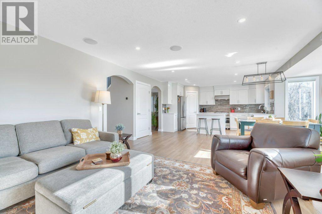 701 East Lakeview Road, Chestermere, Alberta  T1X 1A9 - Photo 14 - A2214022