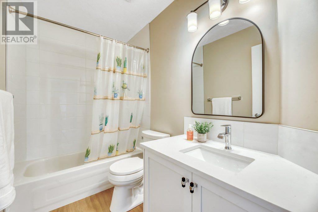 701 East Lakeview Road, Chestermere, Alberta  T1X 1A9 - Photo 29 - A2214022