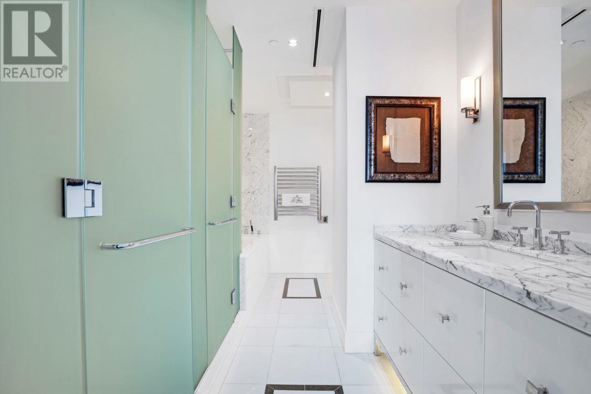 Listing Picture 23 of 40 : 1902 667 HOWE STREET, Vancouver / 溫哥華 - 魯藝地產 Yvonne Lu Group - MLS Medallion Club Member