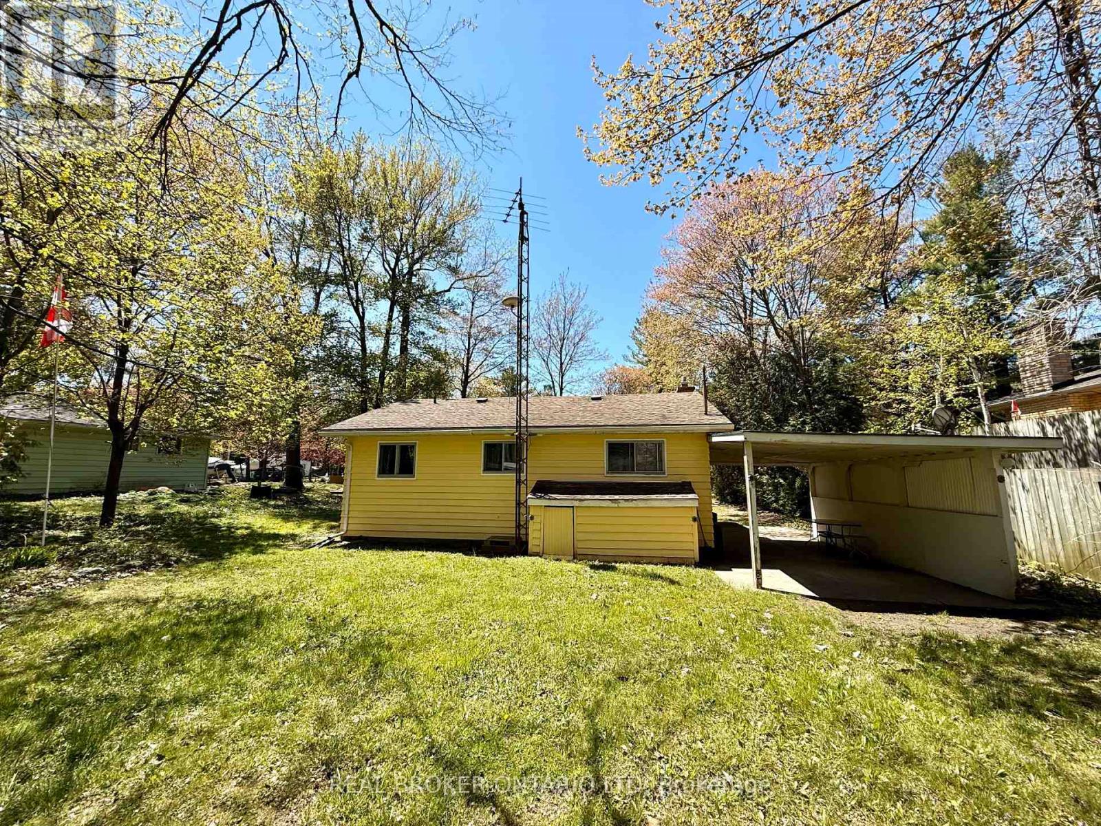 9684 Maylard Avenue, Lambton Shores, Ontario  N0N 1J3 - Photo 12 - X12169312