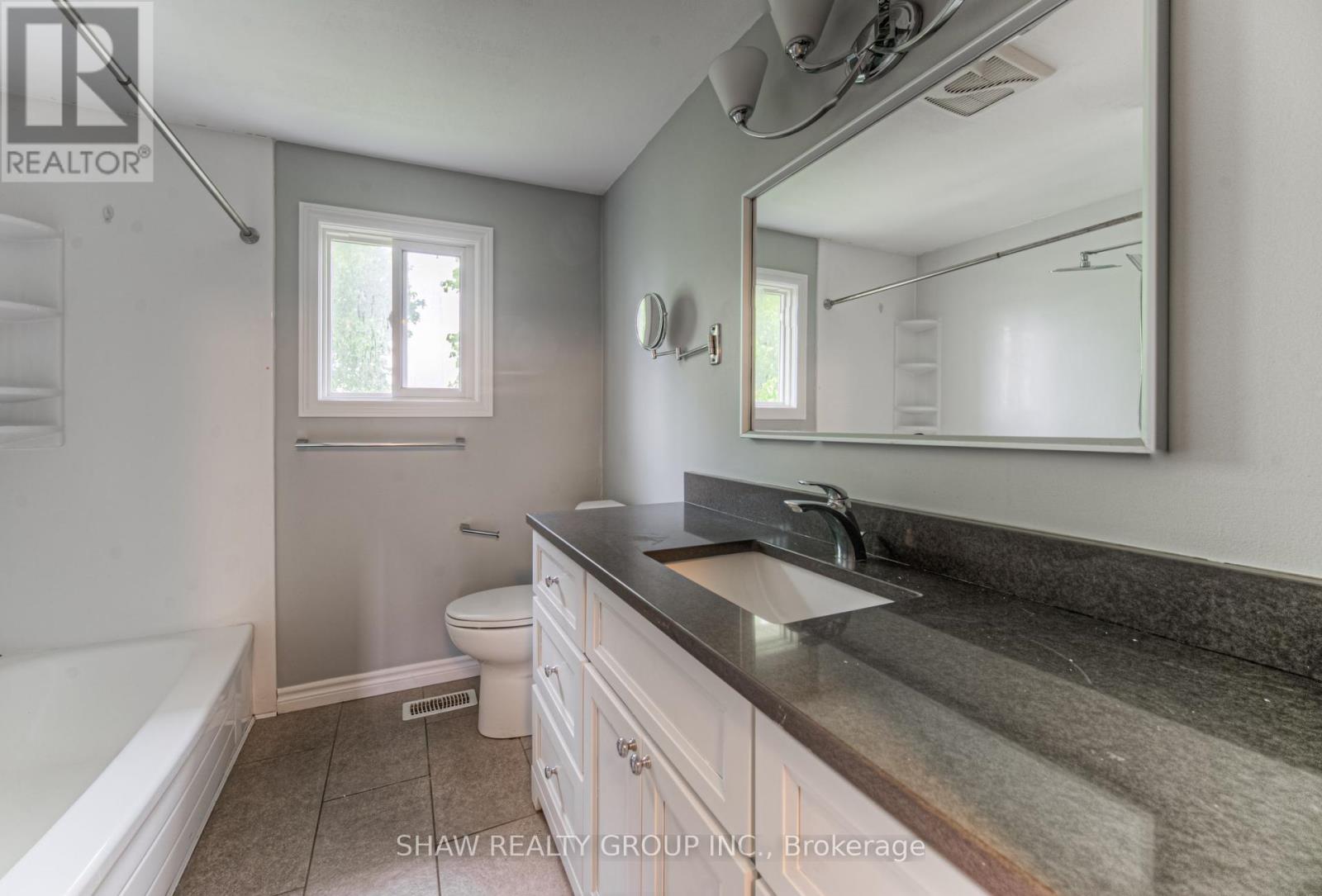 16 Windale Crescent, Kitchener, Ontario  N2E 3E7 - Photo 19 - X12169290