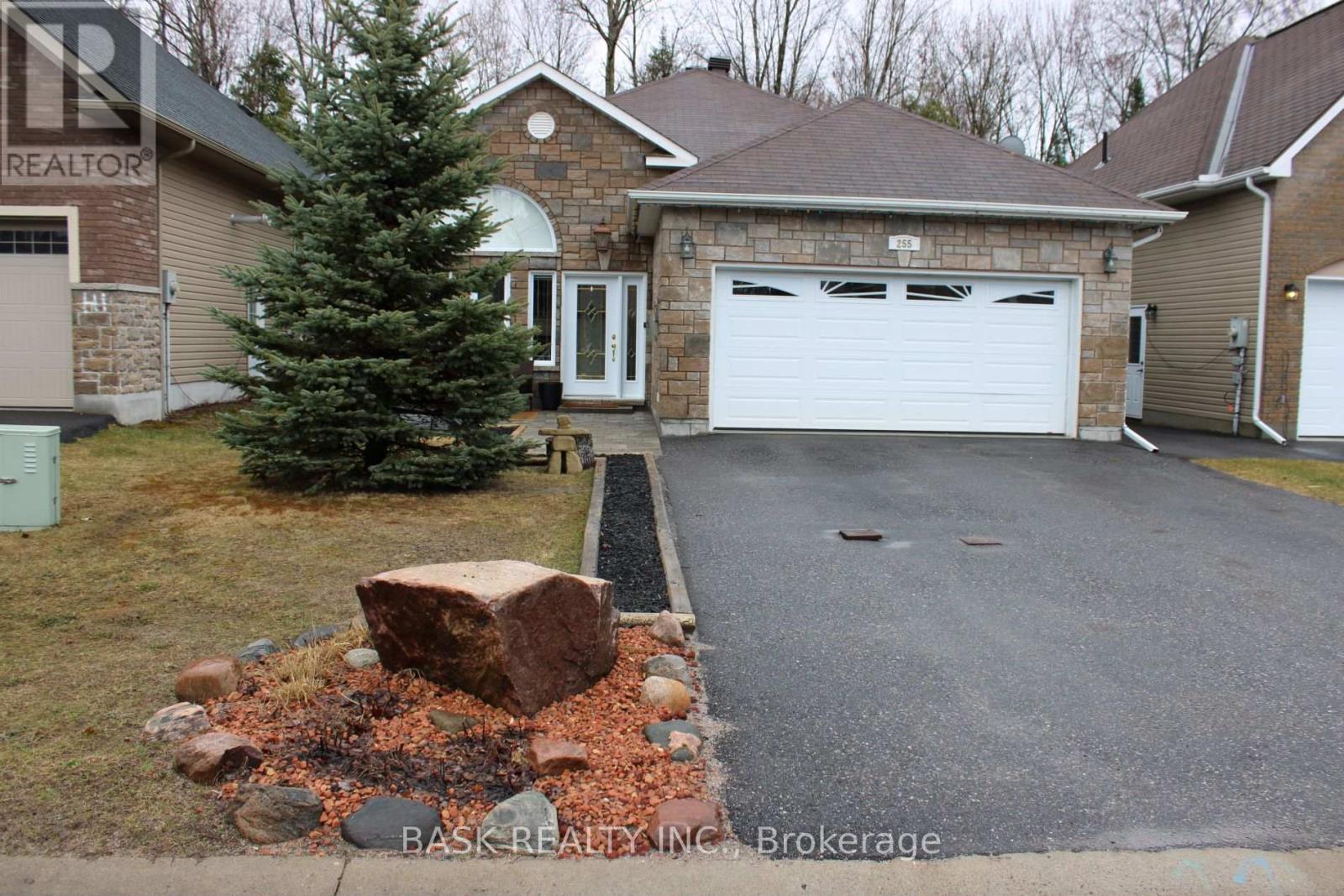 255 Thelma Avenue, North Bay, Ontario  P1A 4M9 - Photo 1 - X12169292