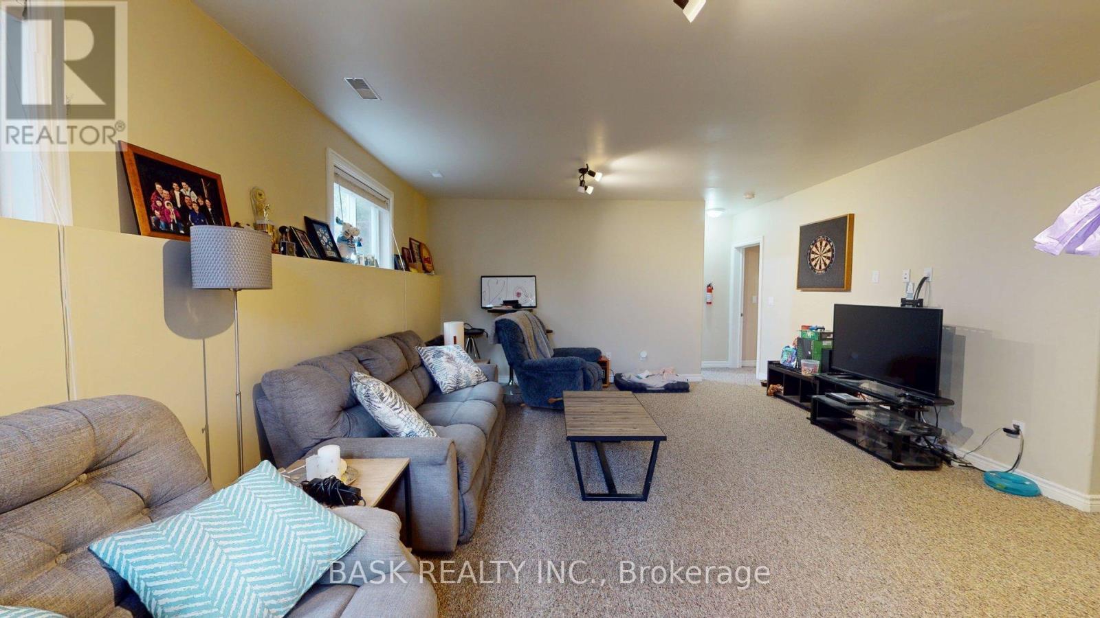 255 Thelma Avenue, North Bay, Ontario  P1A 4M9 - Photo 35 - X12169292