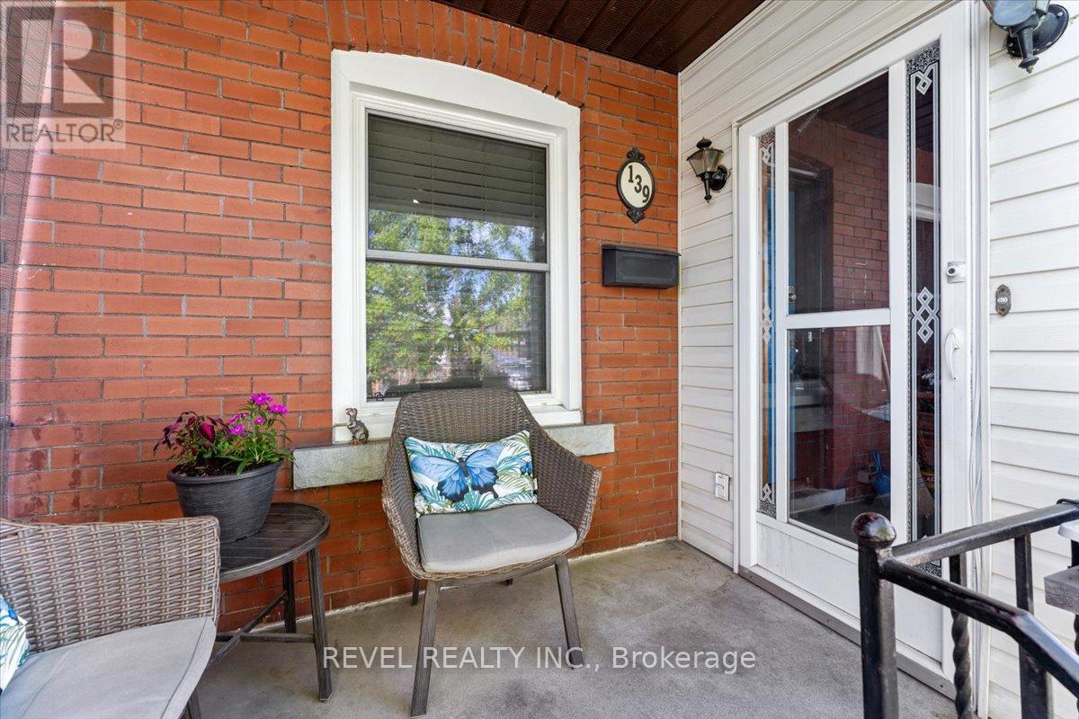139 Garside Avenue N, Hamilton, Ontario  L8H 4W5 - Photo 3 - X12169299