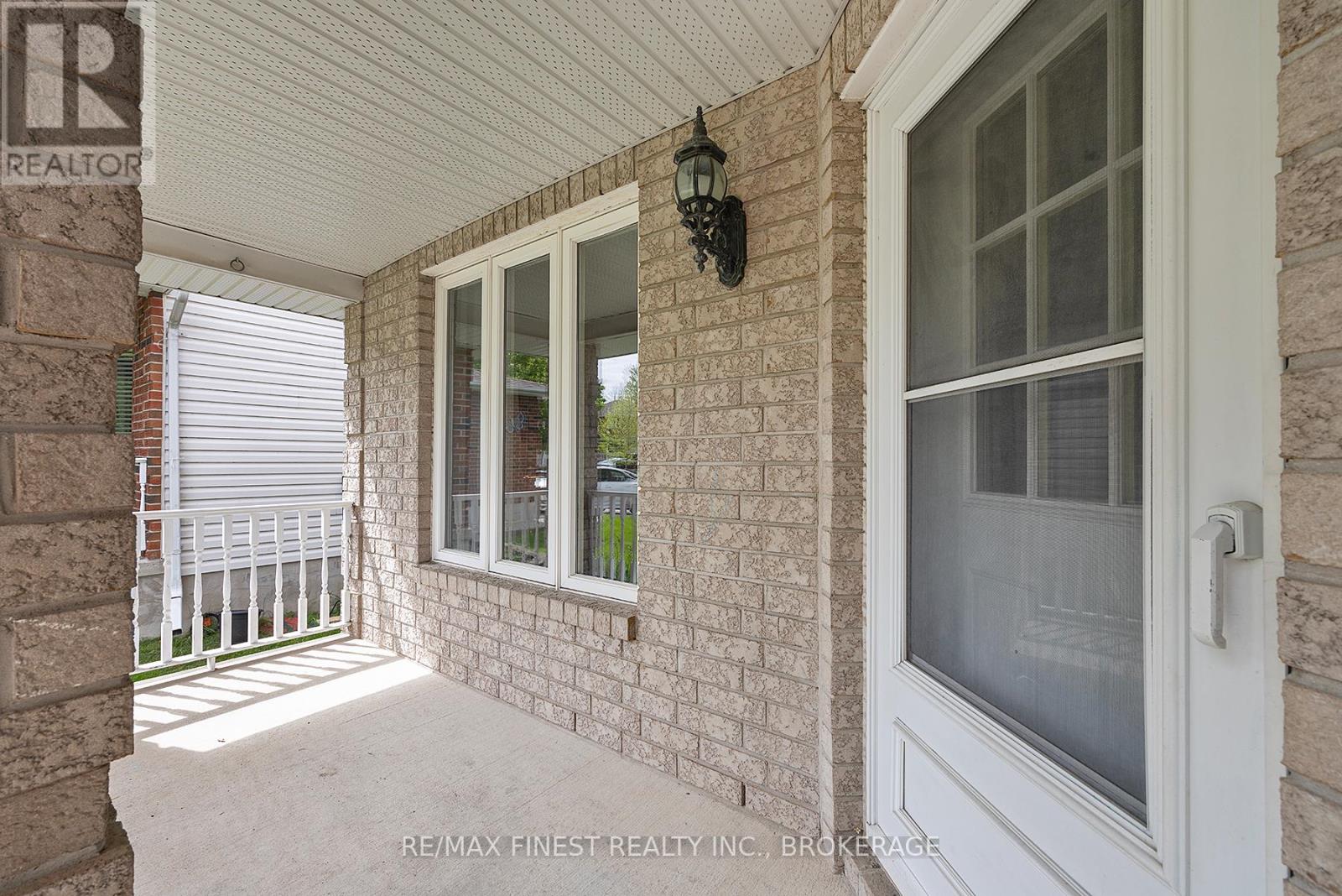 1409 Fisher Crescent, Kingston, Ontario  K7M 8T1 - Photo 5 - X12169636