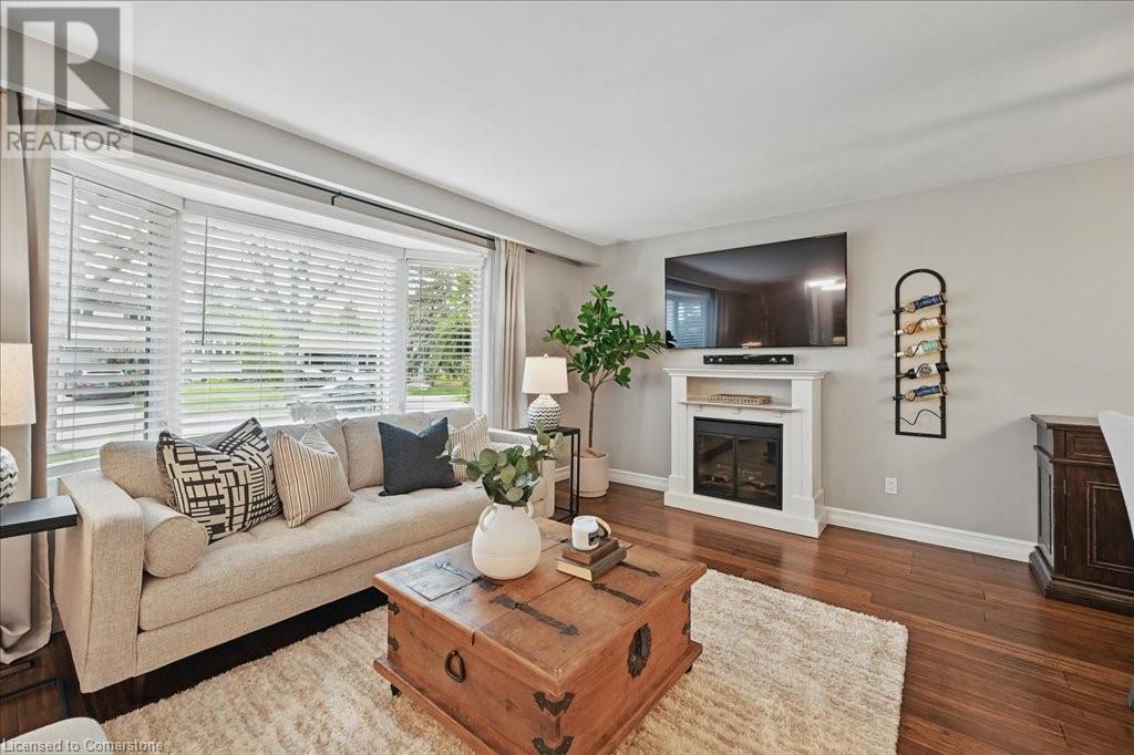 747 Mullin Way, Burlington, Ontario  L7L 4J8 - Photo 7 - 40728944