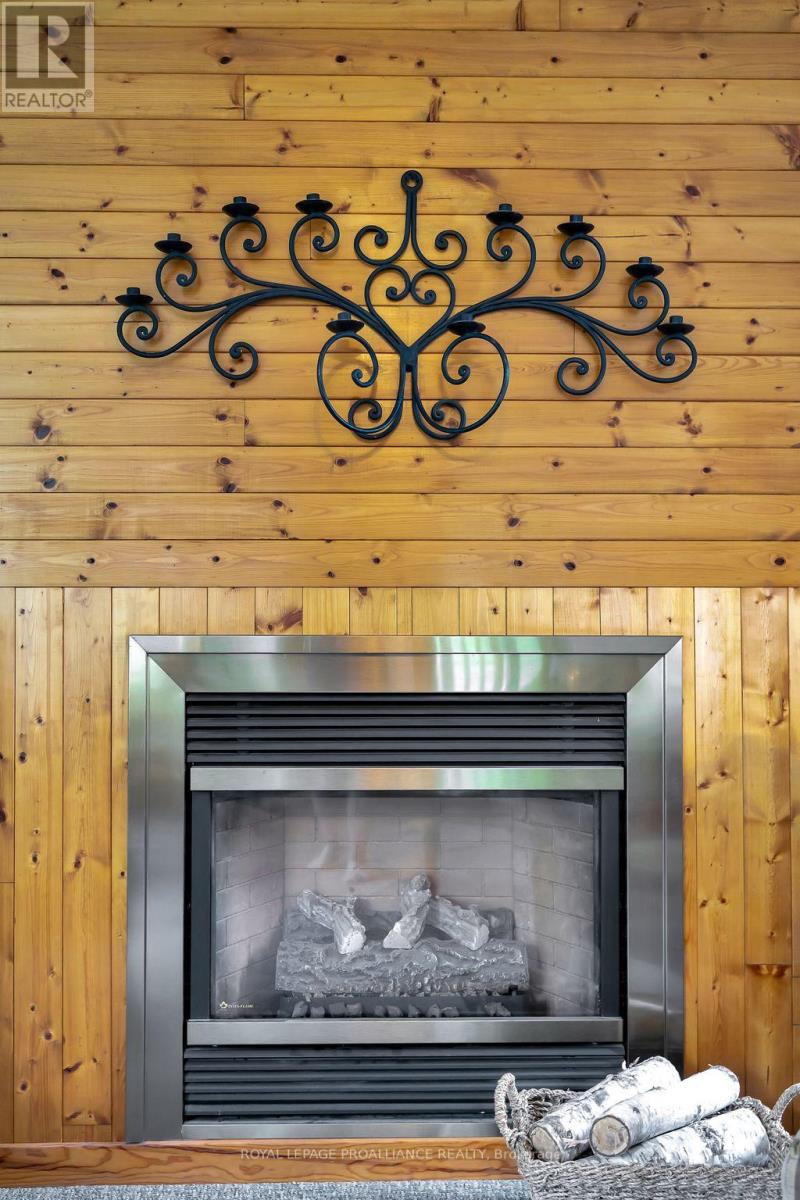 12112c Loyalist Parkway, Prince Edward County (Picton Ward), Ontario  K0K 2T0 - Photo 17 - X12169621