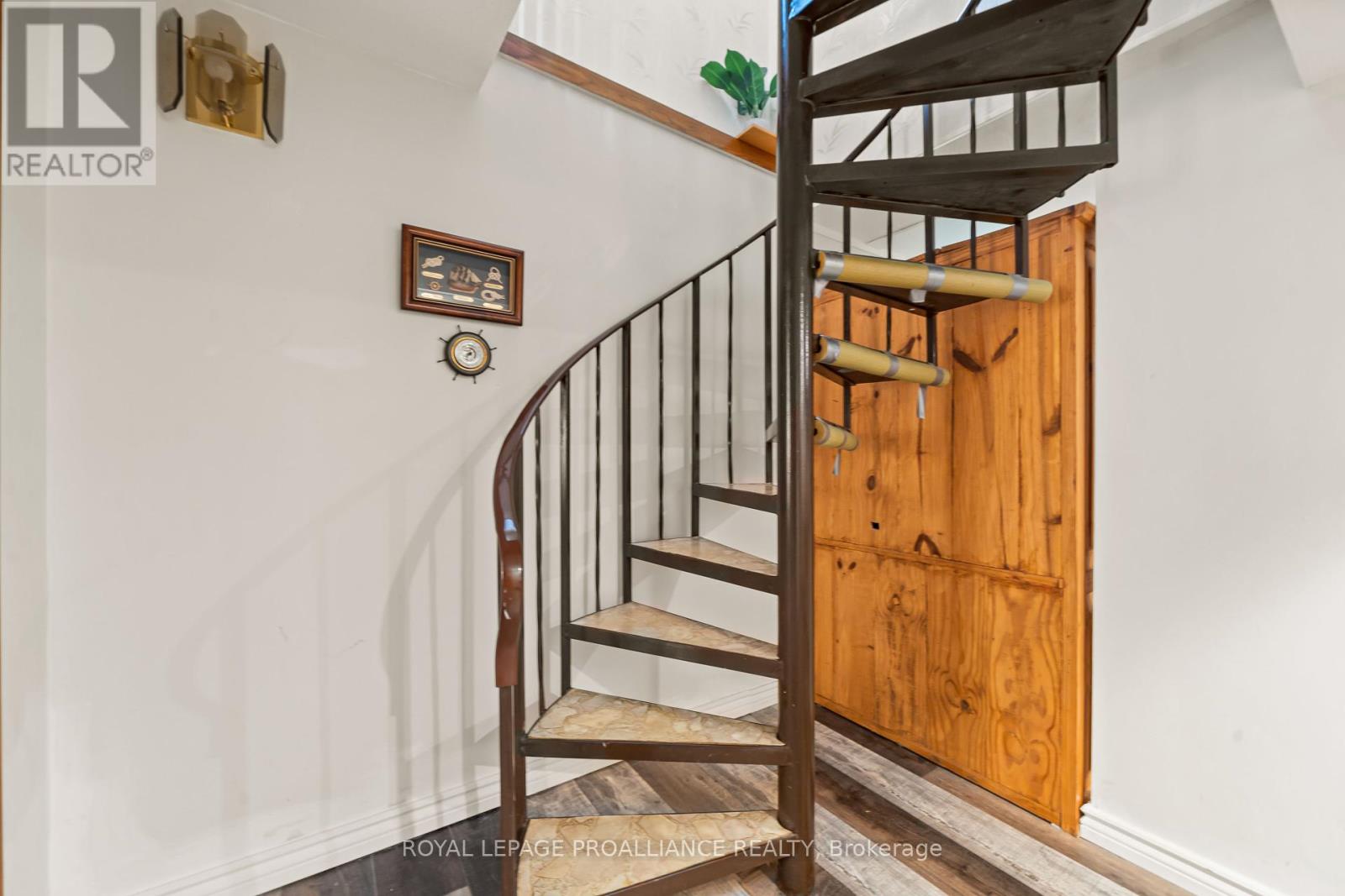 12112c Loyalist Parkway, Prince Edward County (Picton Ward), Ontario  K0K 2T0 - Photo 24 - X12169621