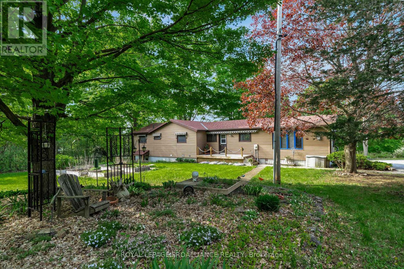 12112c Loyalist Parkway, Prince Edward County (Picton Ward), Ontario  K0K 2T0 - Photo 5 - X12169621