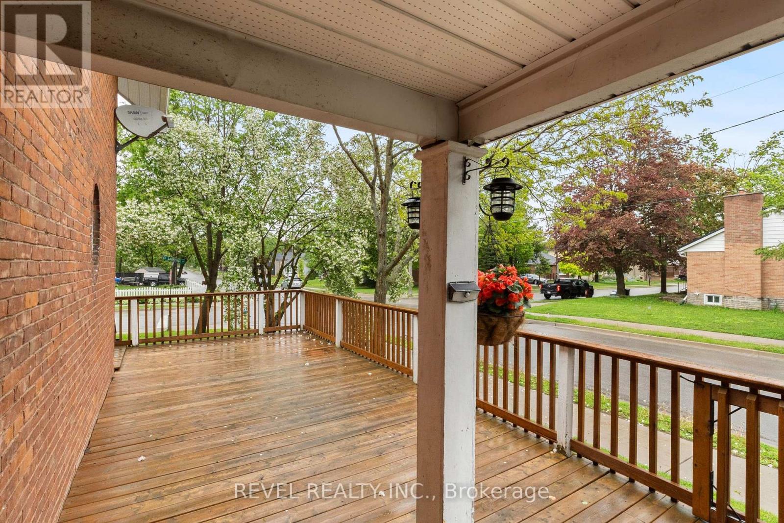 Property at 37 ST LAWRENCE STREET image 3