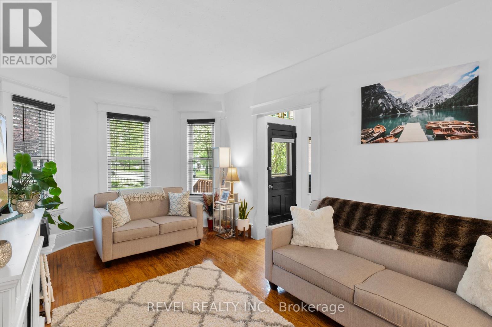 Property at 37 ST LAWRENCE STREET image 4
