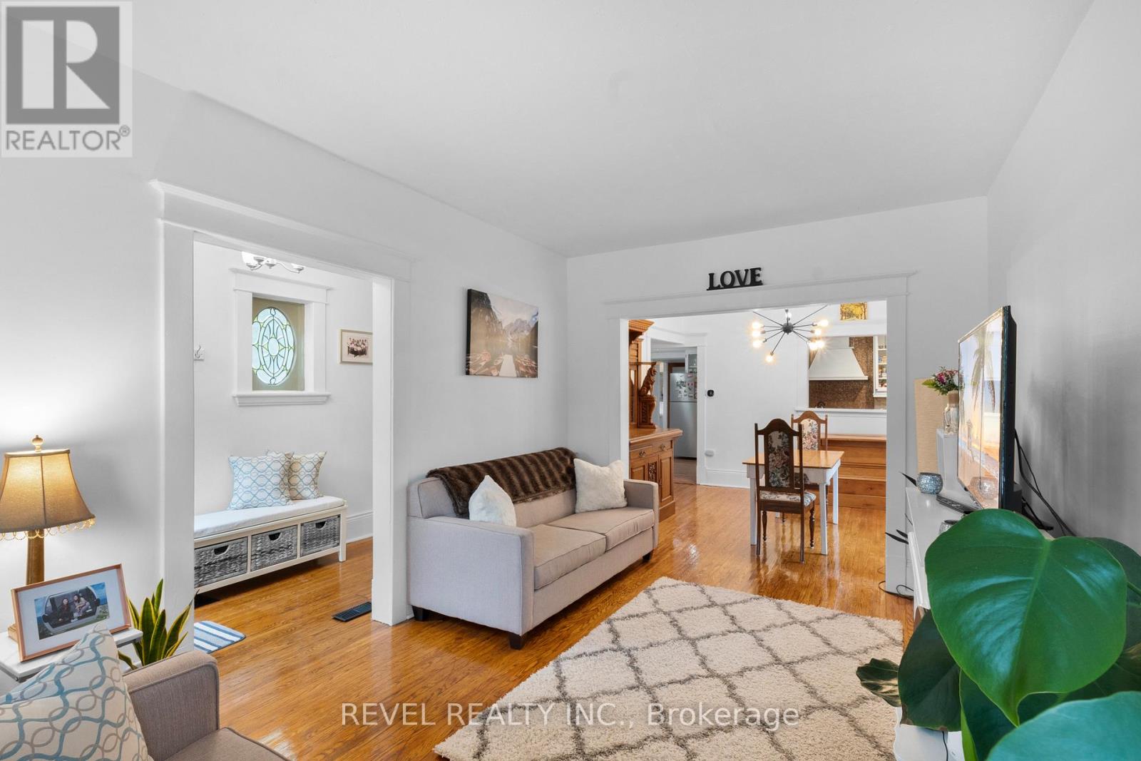 37 St Lawrence Street, Kawartha Lakes, Ontario  K9V 2K1 - Photo 7 - X12169659