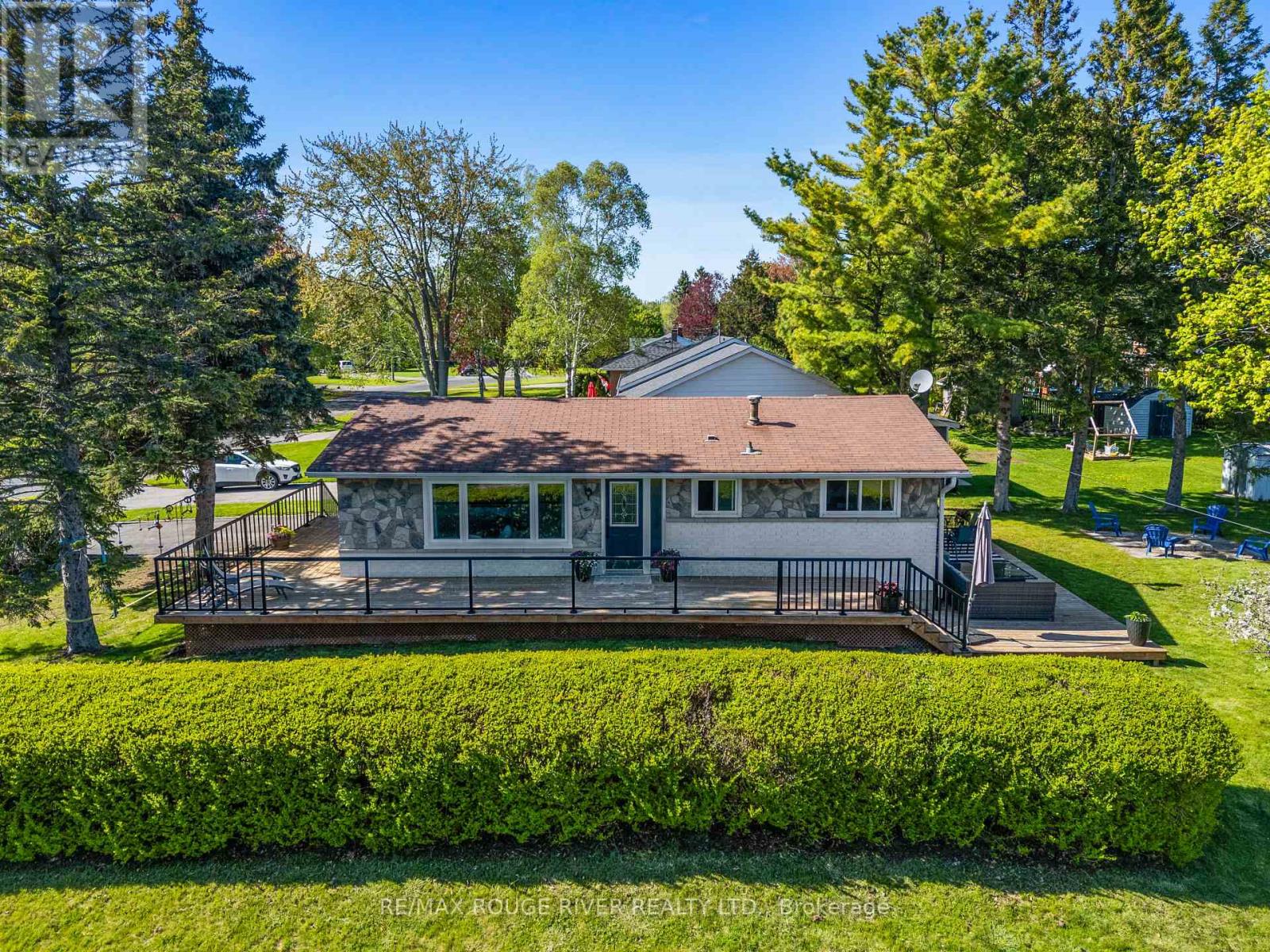 2 GARDINER CRESCENT, Cobourg, Ontario