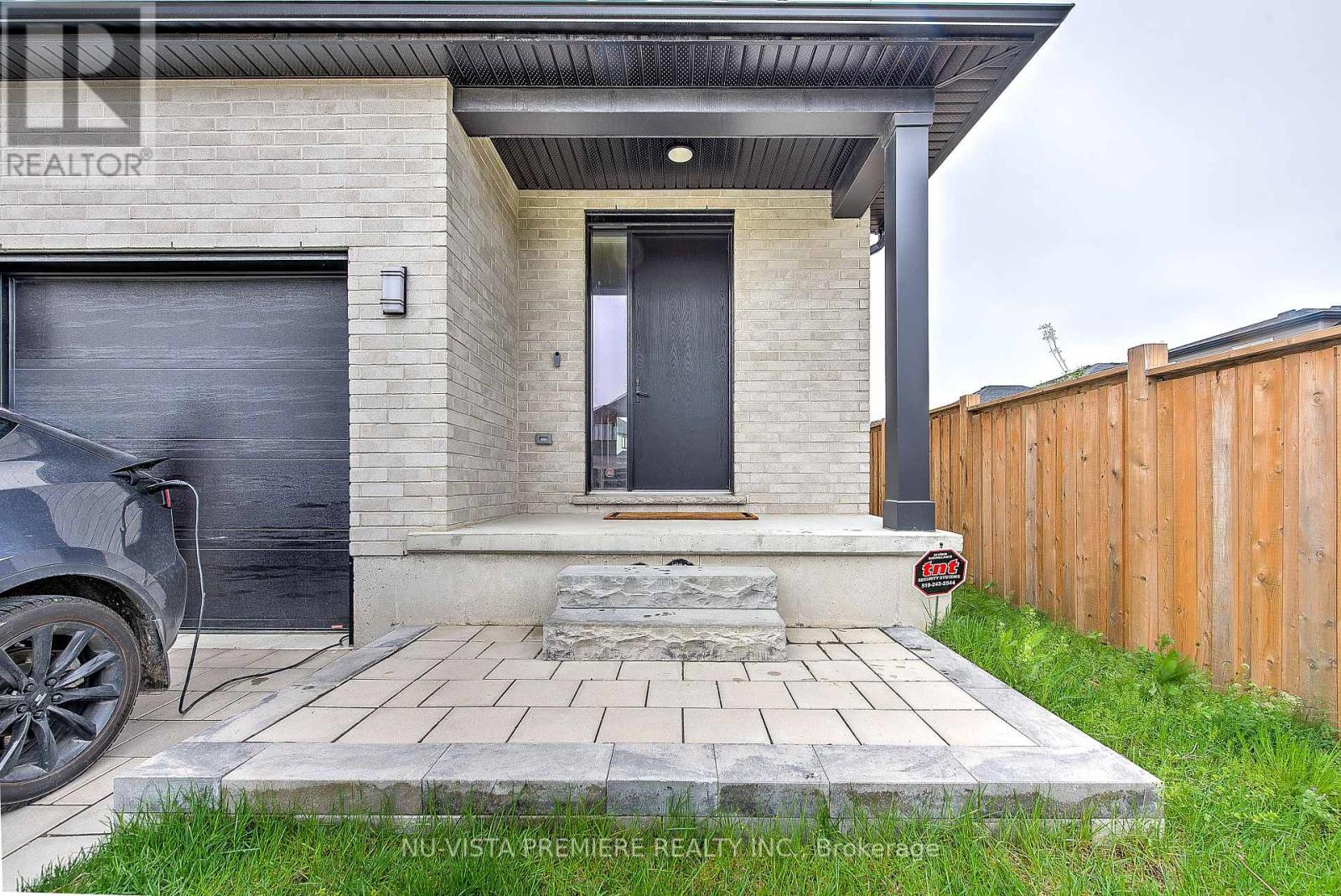 2617 Buroak Drive, London North, Ontario  N6G 3W1 - Photo 5 - X12169642