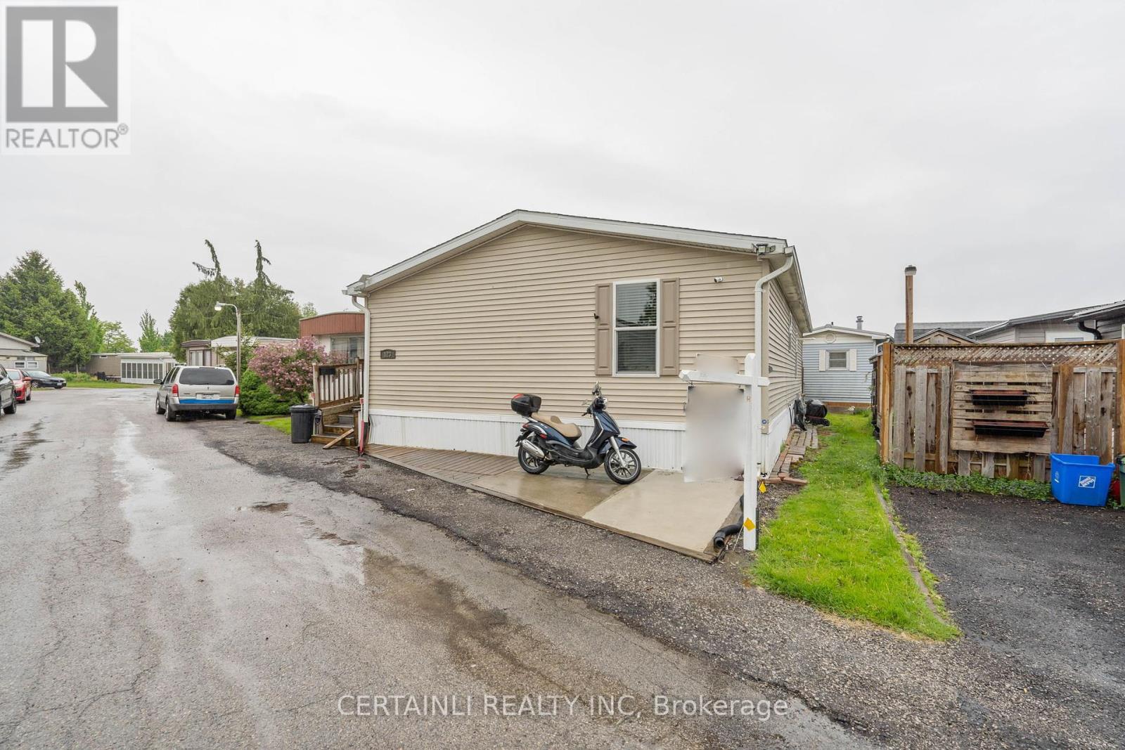 123 - 2189 Dundas Street, London East, Ontario  N5V 1H3 - Photo 3 - X12169681