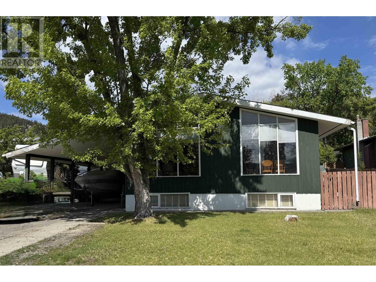 Property at 648 N 9TH AVENUE image 1