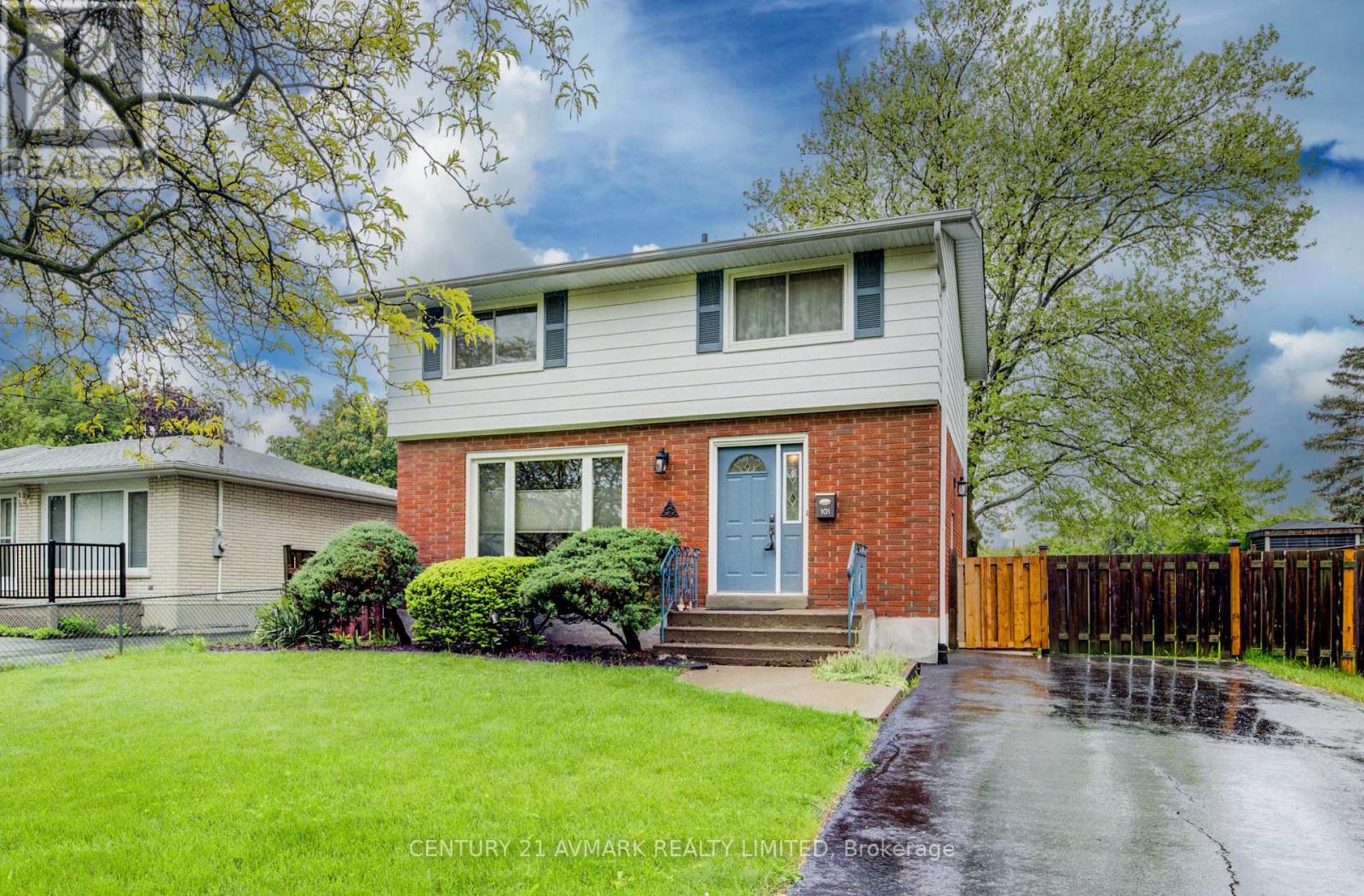 101 Meredith Drive, St. Catharines, Ontario  L2M 6C5 - Photo 2 - X12169688