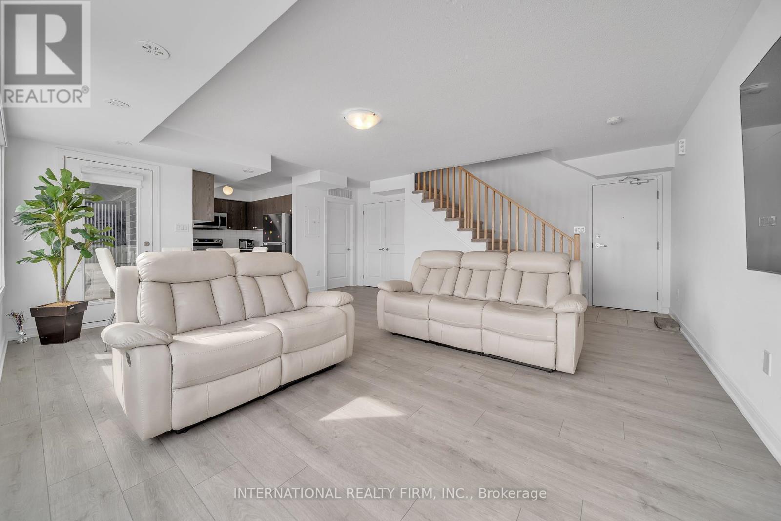 58 Appletree Lane, Barrie, Ontario  L9J 0P1 - Photo 7 - S12166401