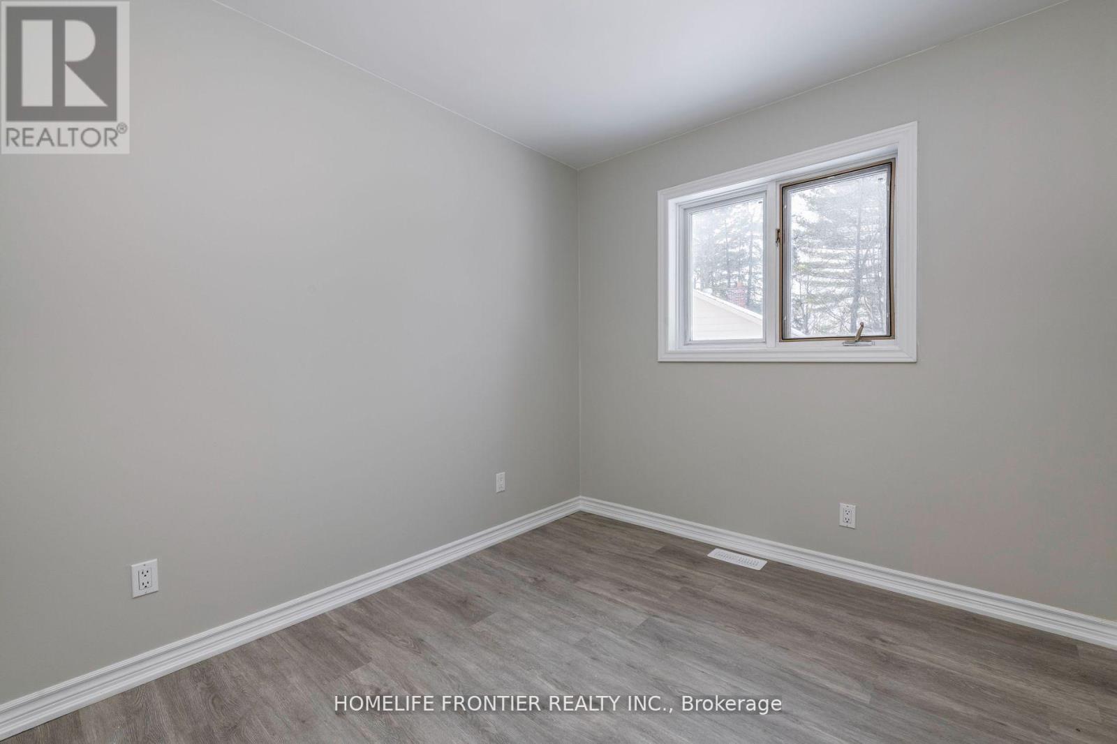108 Ardagh Road, Barrie, Ontario  L4N 9B7 - Photo 7 - S12168421