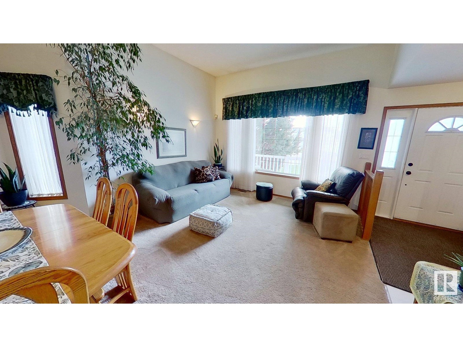 Property at 3935 31 ST NW image 4