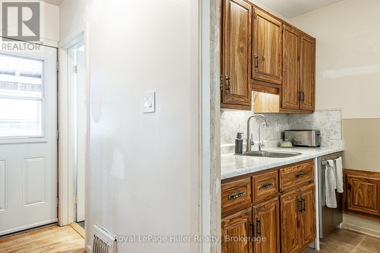35 Rankin Street, Stratford, Ontario  N5A 6H8 - Photo 12 - X12169618