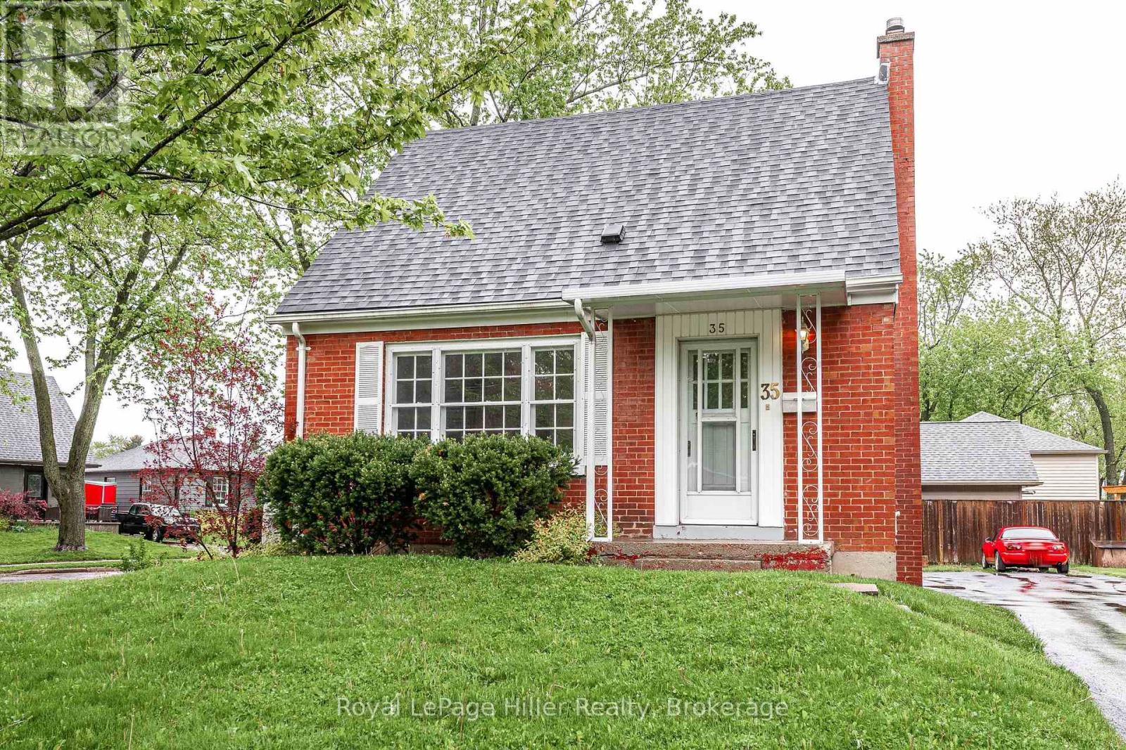 35 Rankin Street, Stratford, Ontario  N5A 6H8 - Photo 4 - X12169618