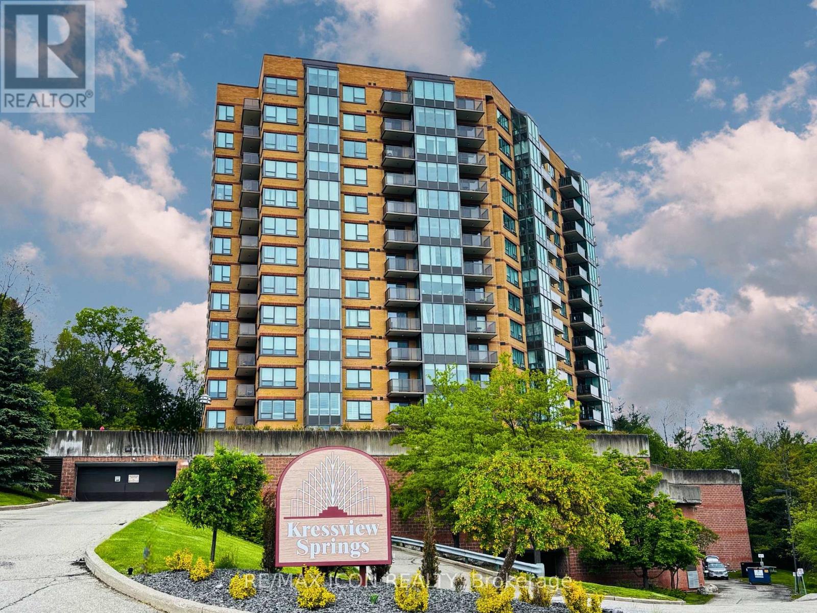 Property at 901 - 237 KING STREET W image 1