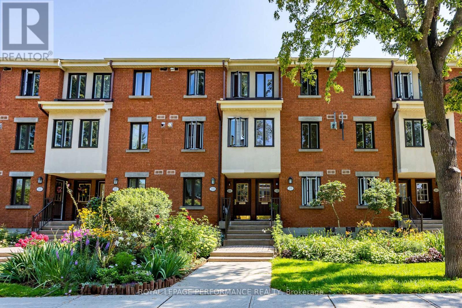 233 MART CIRCLE, Ottawa, Ontario