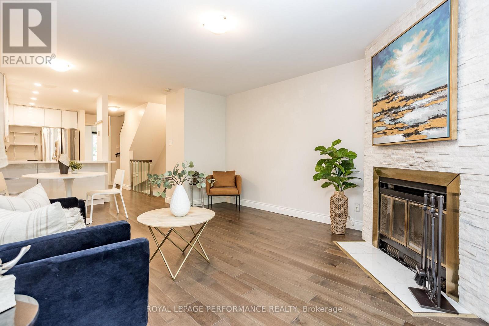 233 Mart Circle, Ottawa, Ontario  K1K 4K2 - Photo 13 - X12169556