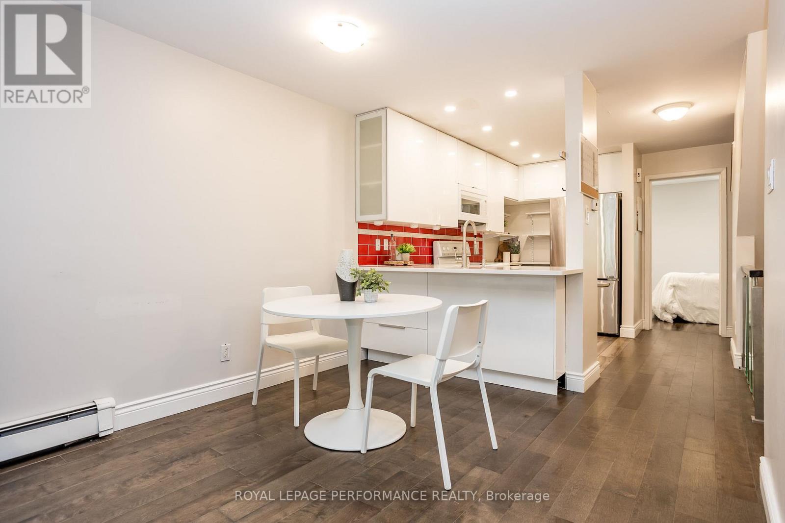 233 Mart Circle, Ottawa, Ontario  K1K 4K2 - Photo 14 - X12169556