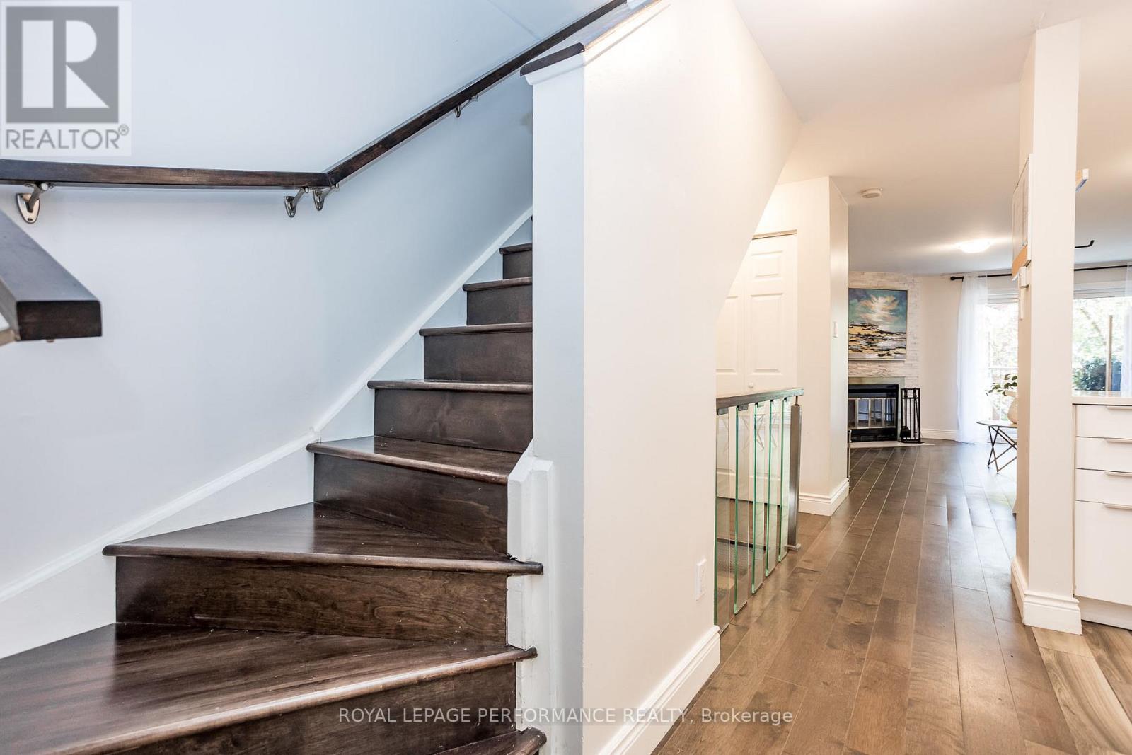 233 Mart Circle, Ottawa, Ontario  K1K 4K2 - Photo 25 - X12169556