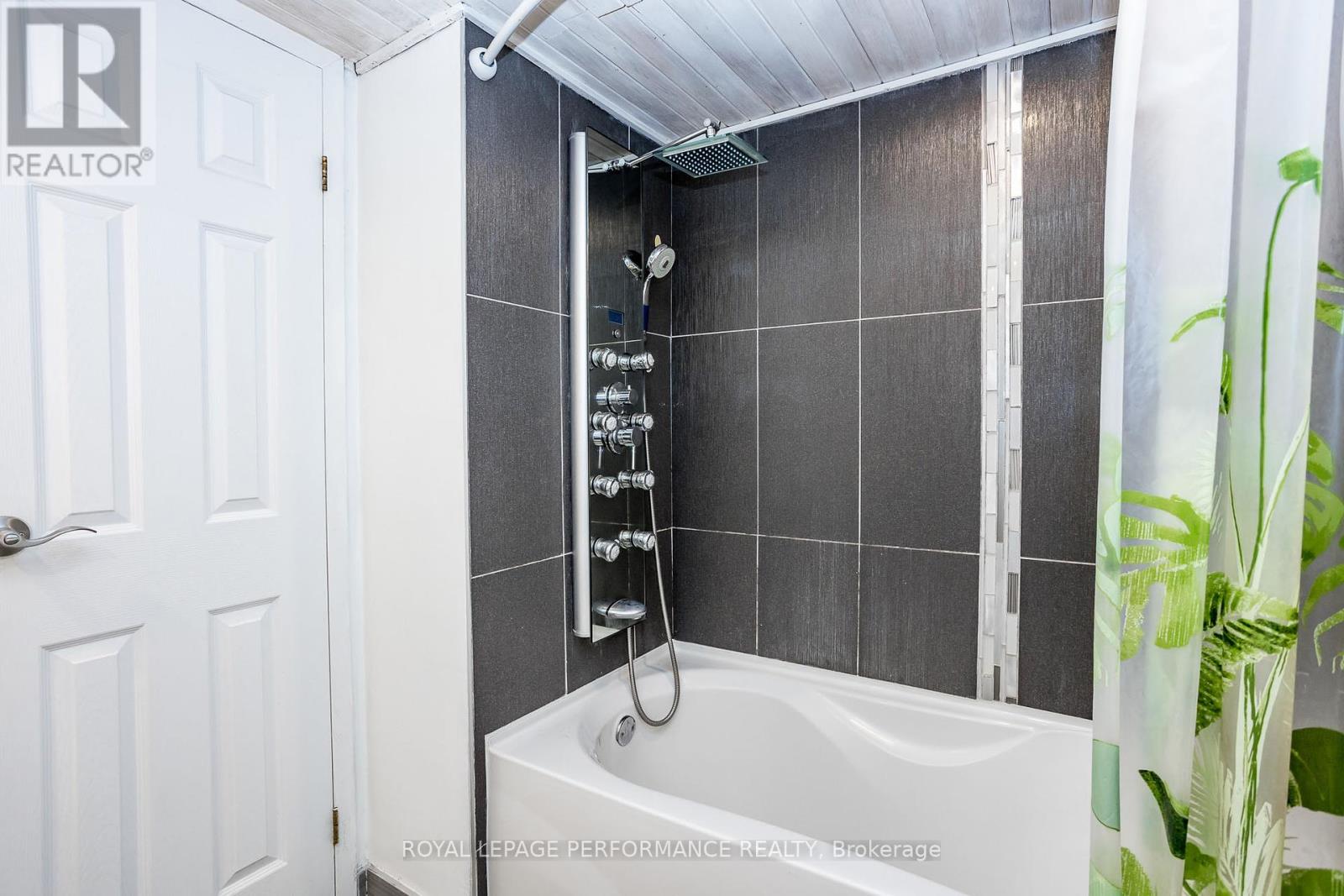233 Mart Circle, Ottawa, Ontario  K1K 4K2 - Photo 33 - X12169556