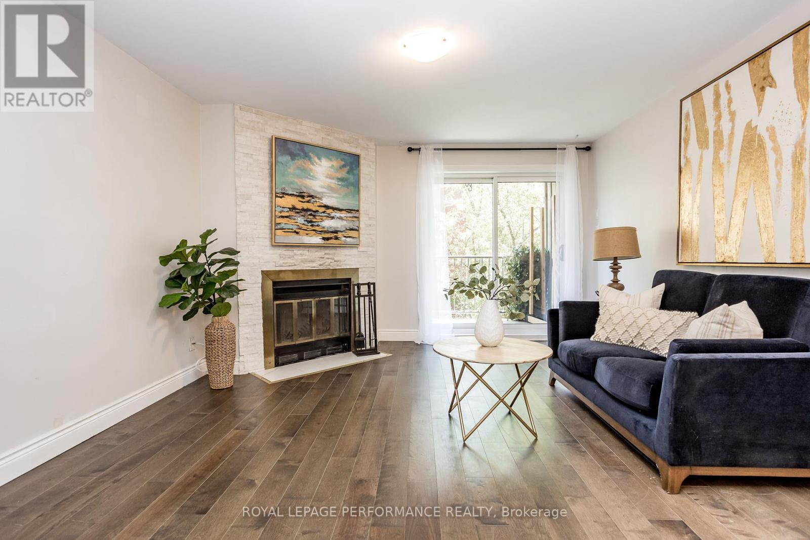 233 Mart Circle, Ottawa, Ontario  K1K 4K2 - Photo 7 - X12169556