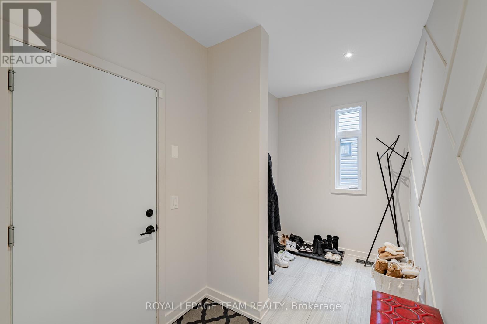 935 Atrium Ridge, Ottawa, Ontario  K4M 0N9 - Photo 10 - X12169641