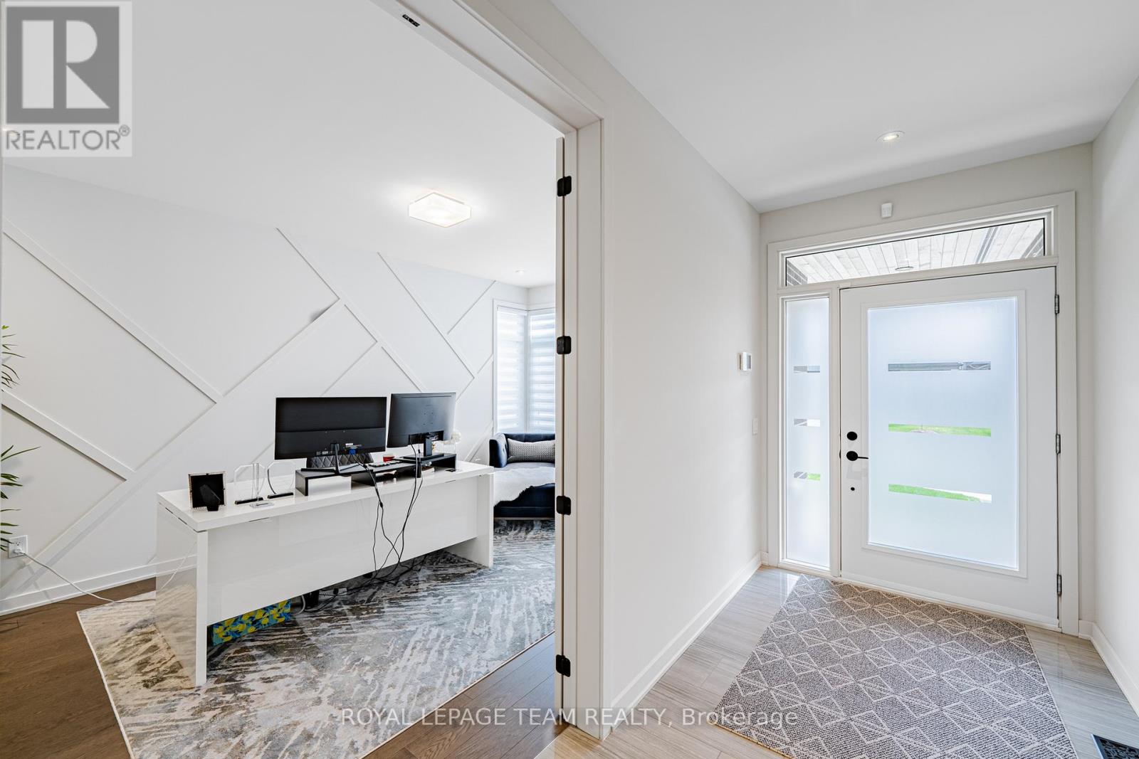 935 Atrium Ridge, Ottawa, Ontario  K4M 0N9 - Photo 5 - X12169641