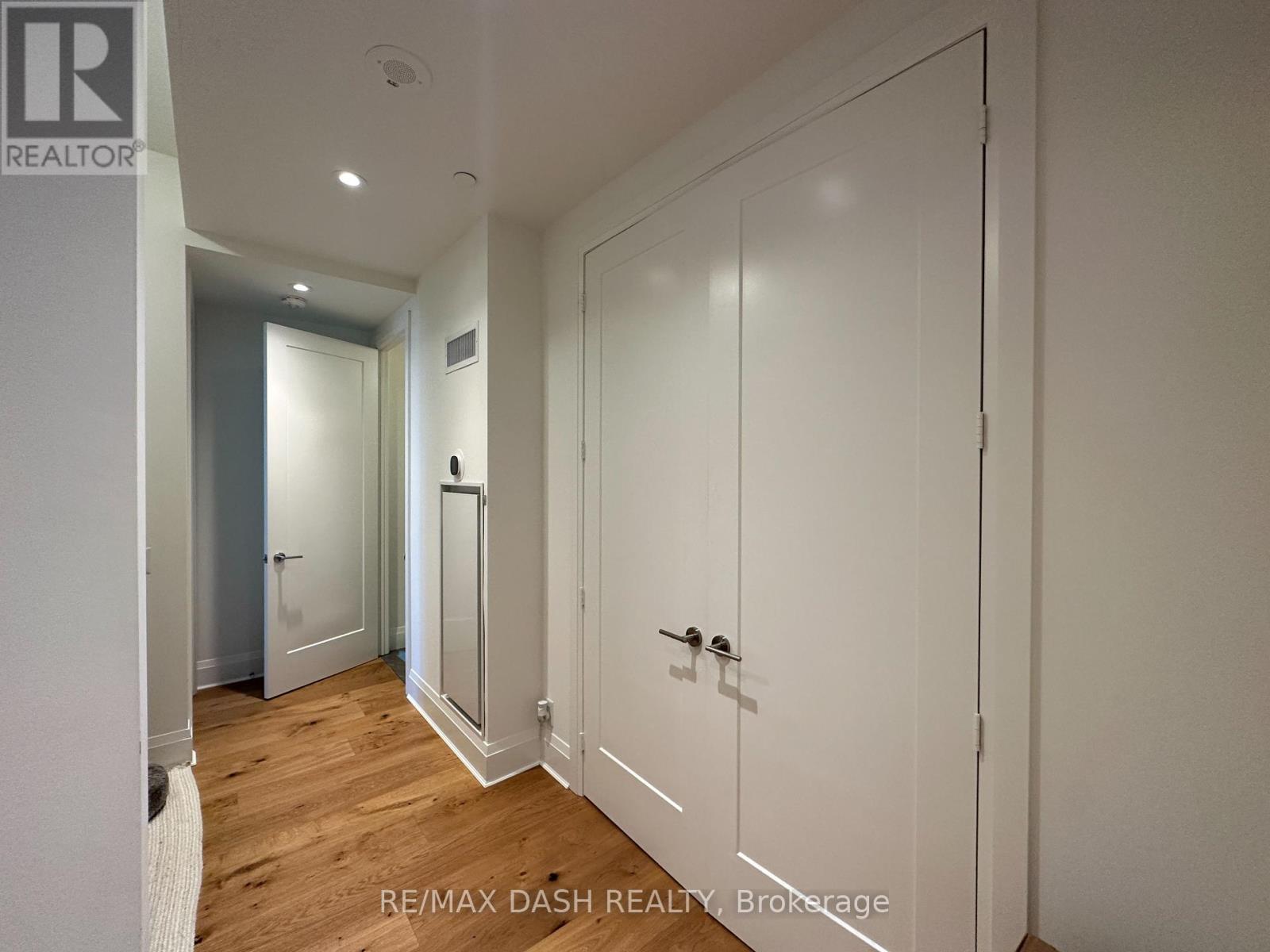 1002 - 151 Avenue Road, Toronto, Ontario  M5R 2H7 - Photo 5 - C11961480