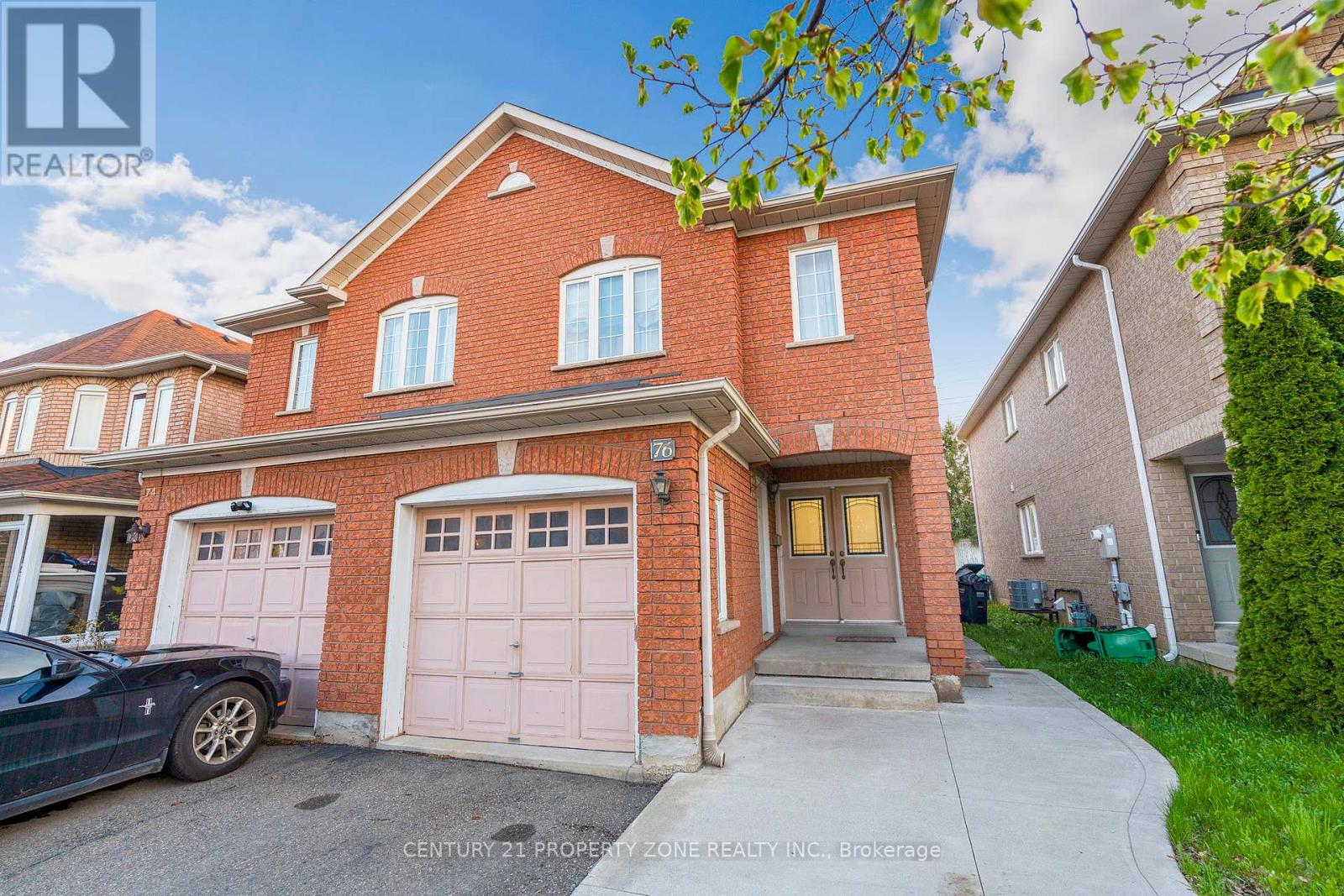 76 Native Landing, Brampton, Ontario  L6X 5A7 - Photo 4 - W12169540