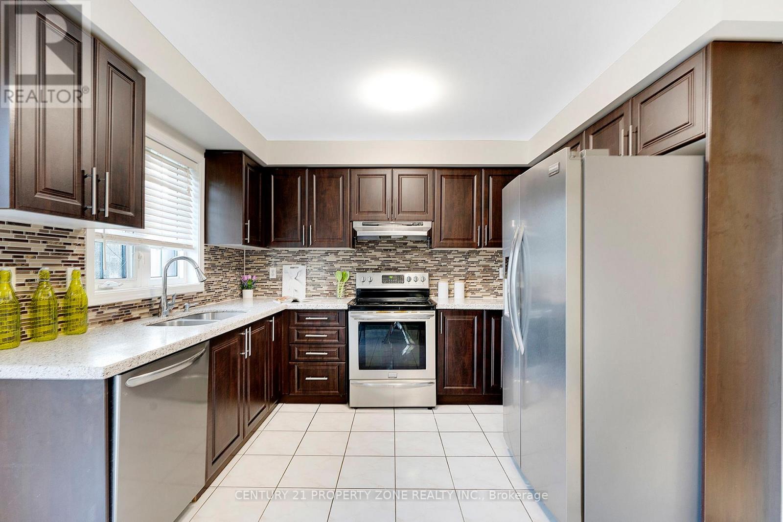 76 Native Landing, Brampton, Ontario  L6X 5A7 - Photo 7 - W12169540