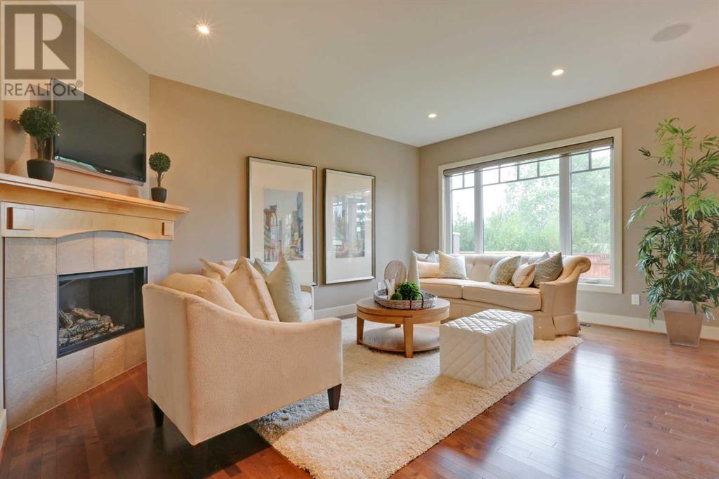 Property at 24 Aspen Meadows Green SW image 2
