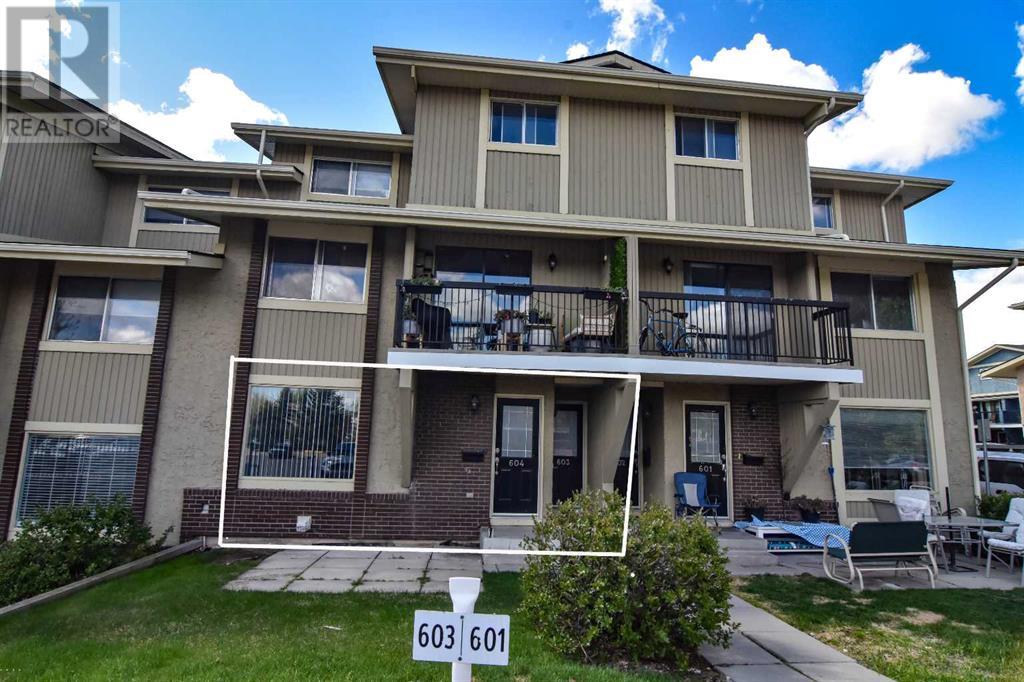 604, 2200 Woodview Drive Sw, Calgary, Alberta  T2W 3N6 - Photo 2 - A2223276