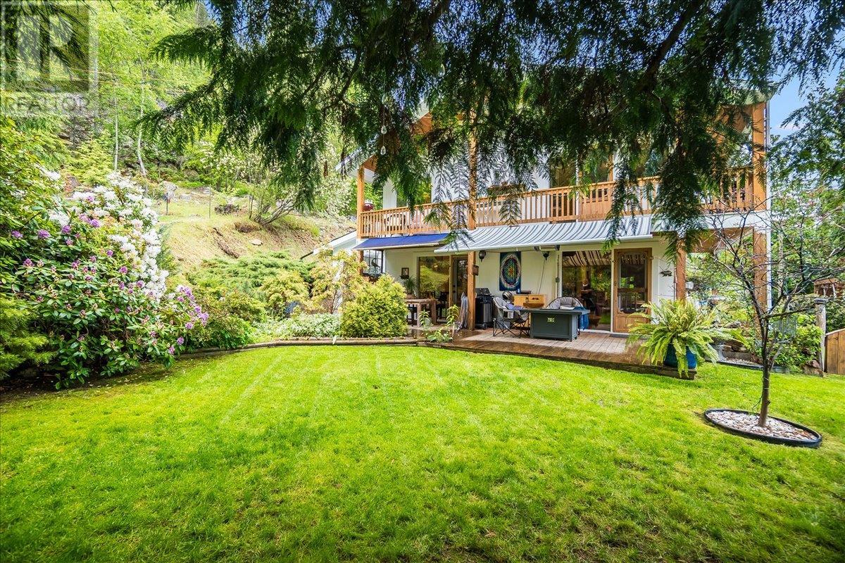 1781 Ridgewood Road, Nelson, BC V1L6J9