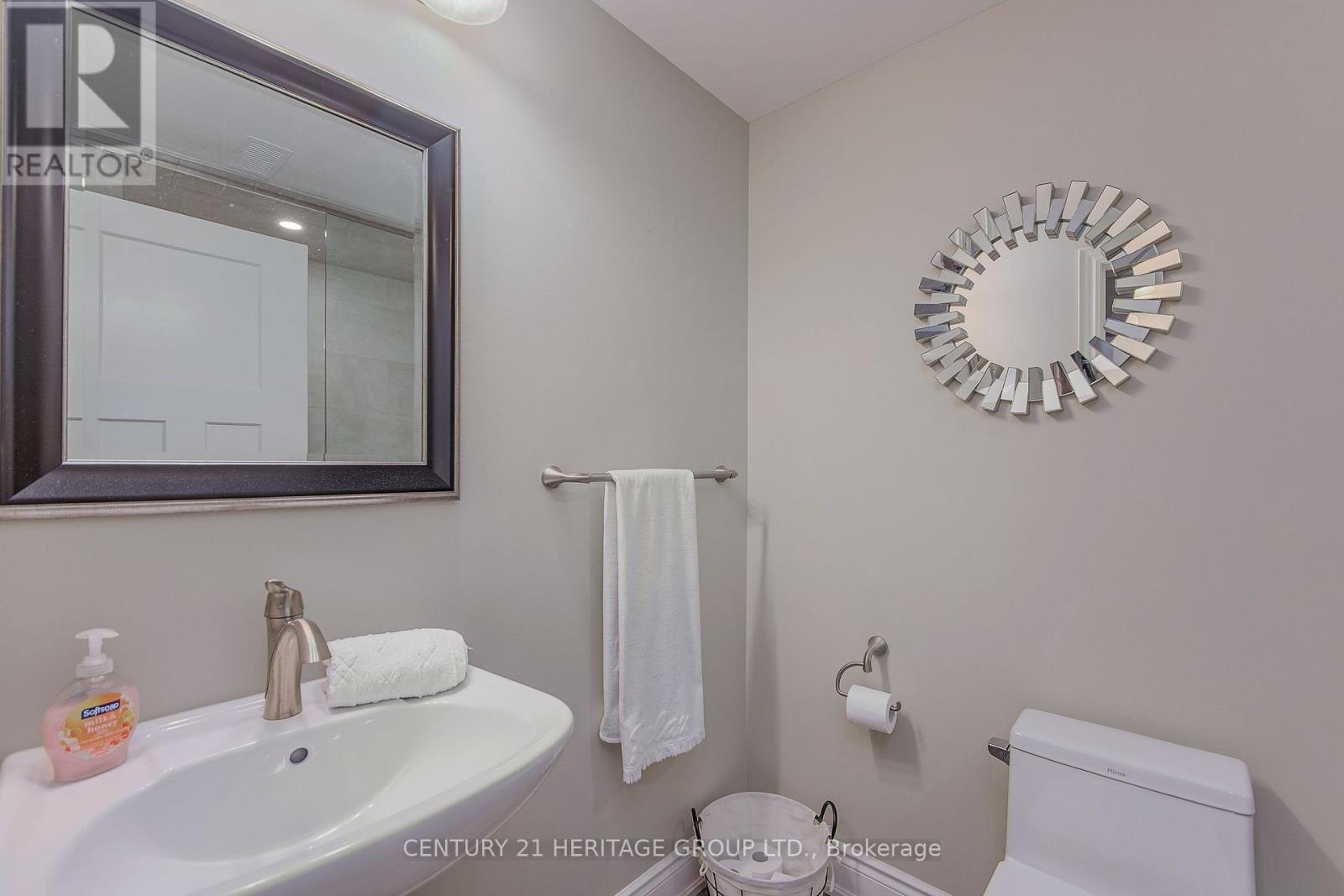 807a Montsell Avenue, Georgina, Ontario  L0E 1S0 - Photo 21 - N12127308